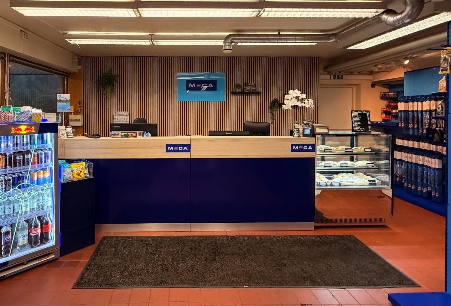 Kundmottagning och butiksdel hos Gånghester Bilservice